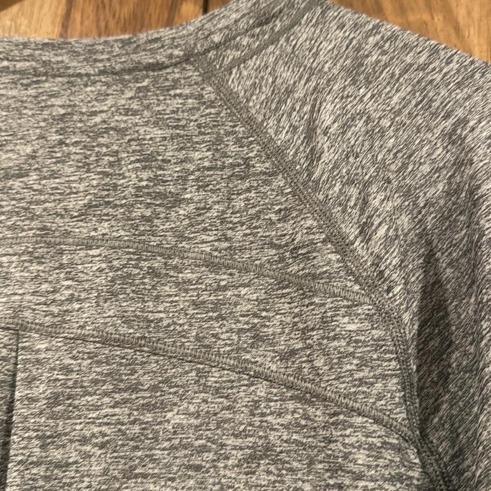 Athleta training top size S heather gray - Picture 7 of 7